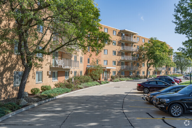 Building Photo - Willowick Towers Rental