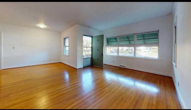 Photo - 330 Webster Pl