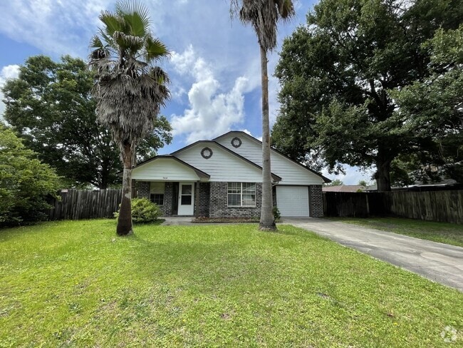 Building Photo - Home For Rent