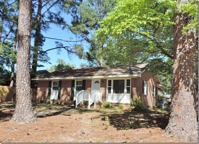 Photo - 310 Forrest Rd W