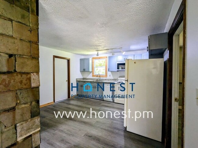Photo - 2496 N Belfast Ave Unidad 1