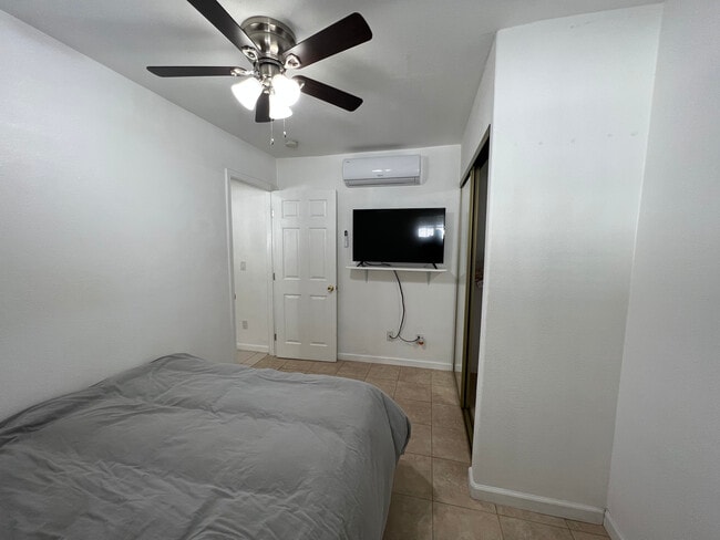 Photo - 843 Dwight Ave