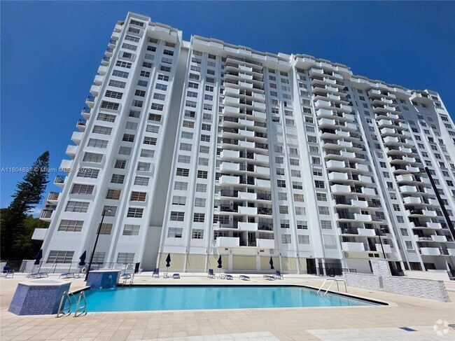 Building Photo - 2780 NE 183rd St Unit 1111 Rental