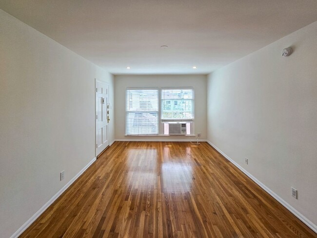 Photo - Charming Studio - Prime Los Feliz Location! Unidad 4635 #3