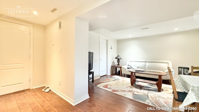 Photo - 1727 Pharmacy Av