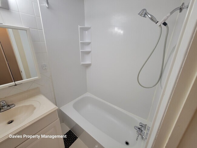 Photo - 10727-10764 64 Ave NW