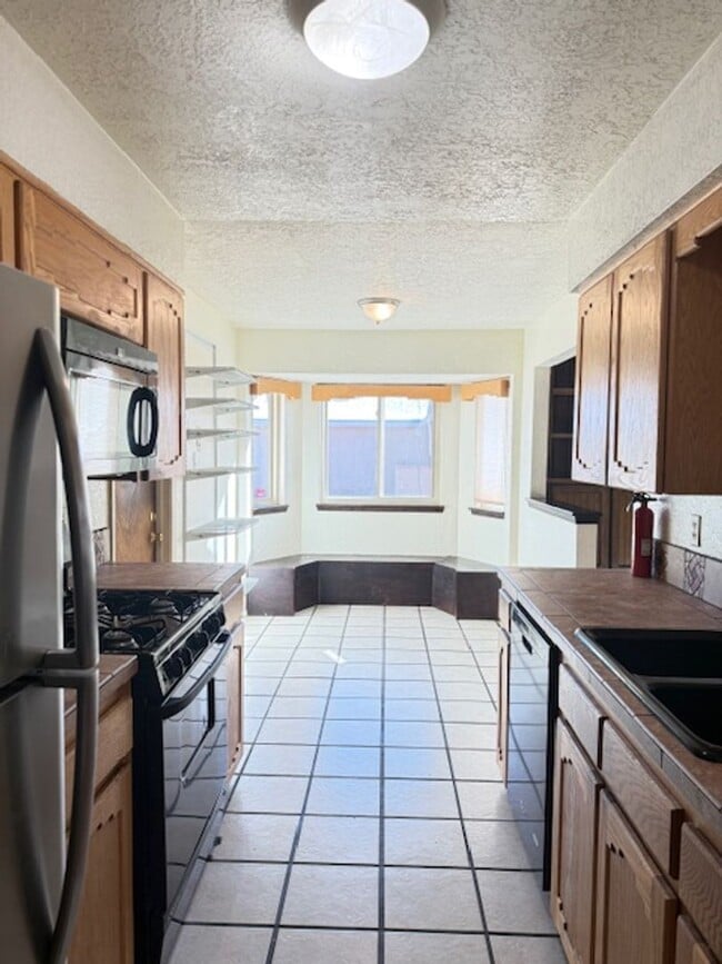 Photo - Nice 3 bedroom 2 bath located in Northeast Foothills on Cul De Sac St.