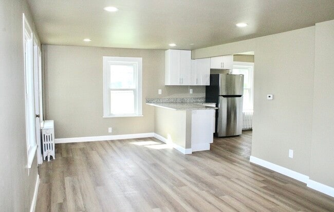 Photo - 607 Boght Rd