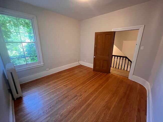 Photo - Charming 4-Bedroom + loft Victorian Home i...