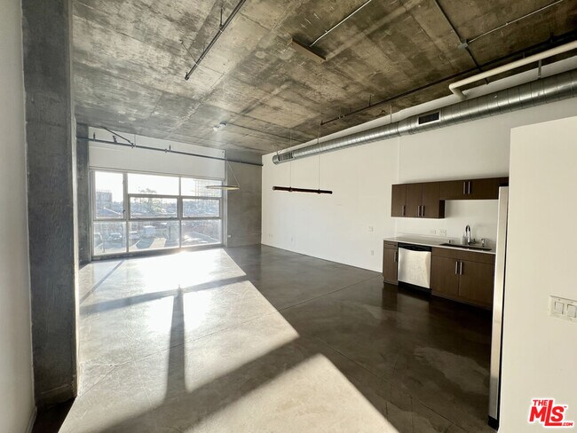 Building Photo - 510 S Hewitt St Unit 510 Rental