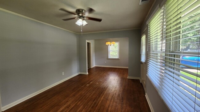 Photo - 1355 Dearing Rd