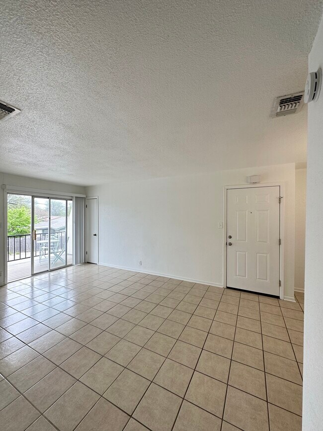 Central Plaza Apartments Early, TX