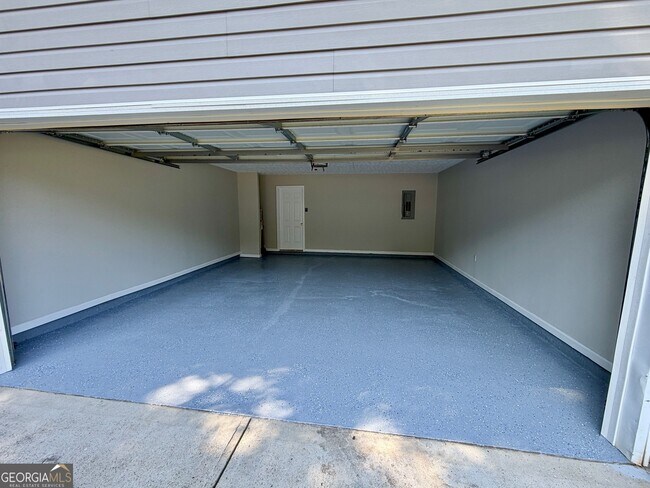 574 Hickeria Way