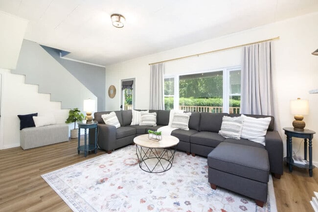 Photo - 729 E State St Unit SI ID1496030P