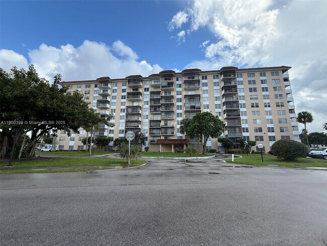 Photo - 4174 Inverrary Dr Unit 604