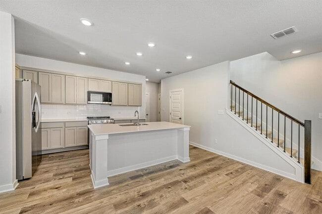 3208 Canyon River Ln