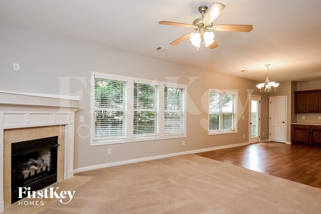 Photo - 415 Belmont Way