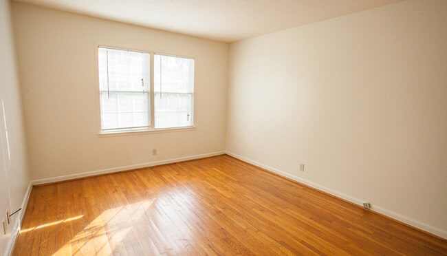 Photo - 959 Georgetown St Unit Apt. 4