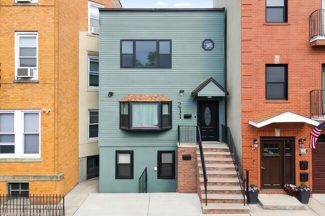 Photo - 211 New York Ave Unidad 2