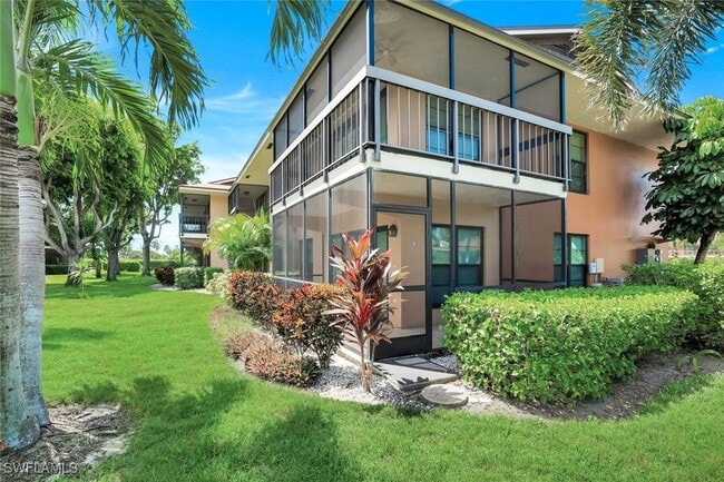 Building Photo - 35 Greenbrier St Unit 6-102