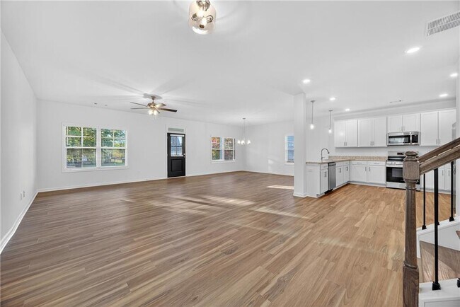 Photo - 5107 Hollybrook Rd SE