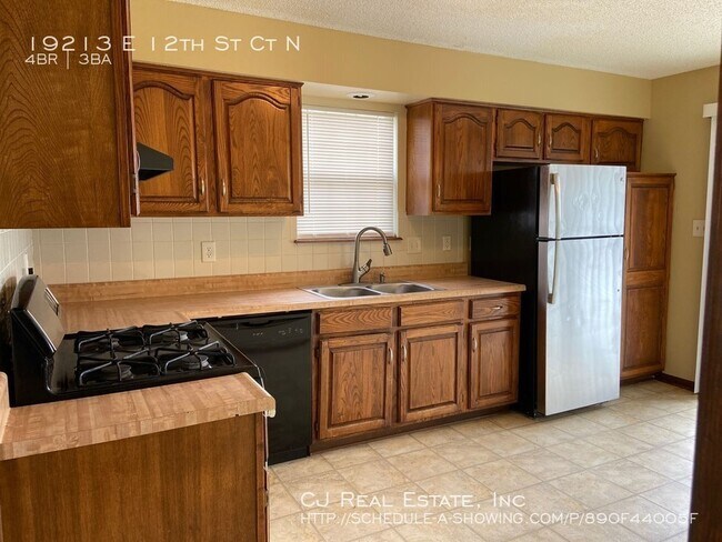 Photo - 19213 E 12th St Ct N