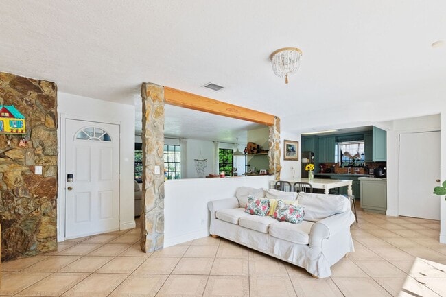 Photo - Beautiful Rustic Contemporary Duplex in Cu...