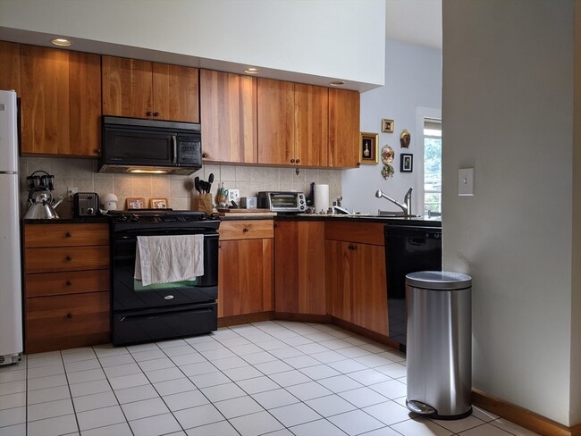 Photo - 184 White St Unit 2