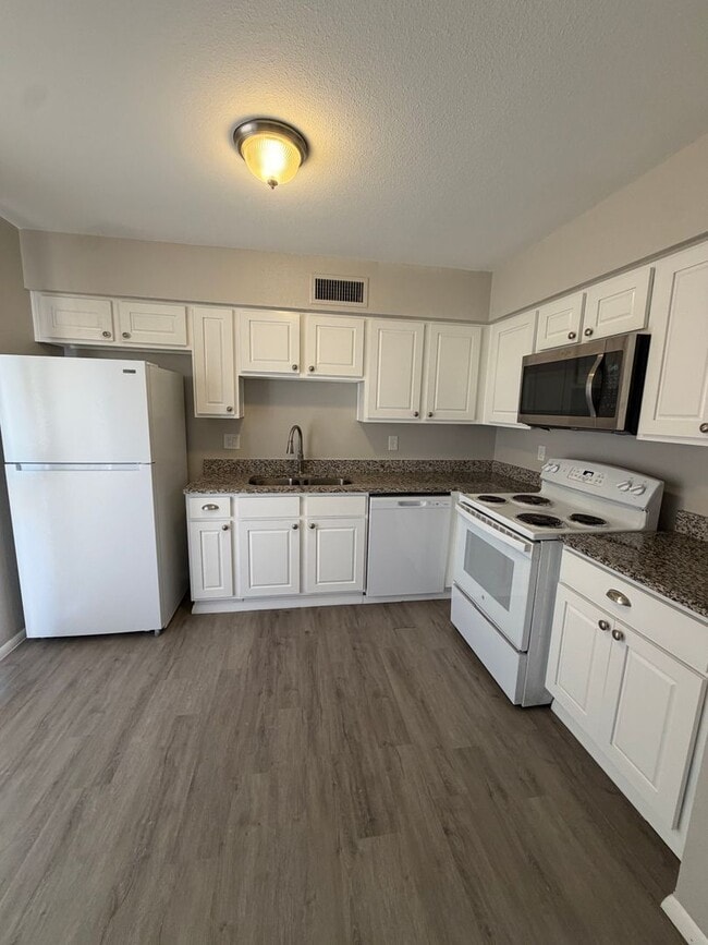 Photo - 1431 S Lazona Dr
