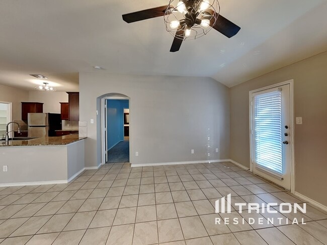 Photo - 2060 Brisbon St