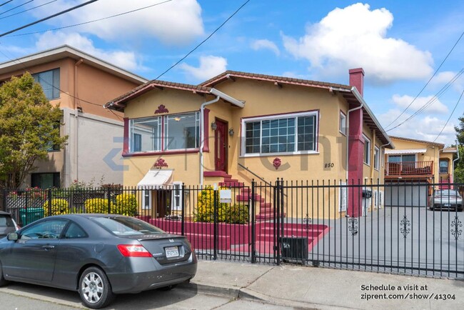 Photo - 850 40th St House