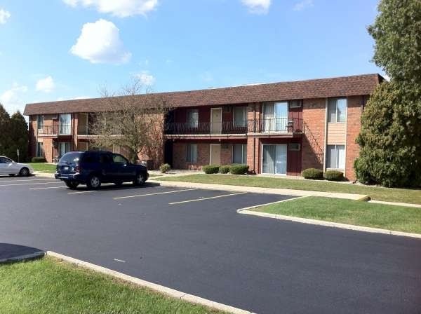 Amplio estacionamiento gratuito - Barberry Apartments