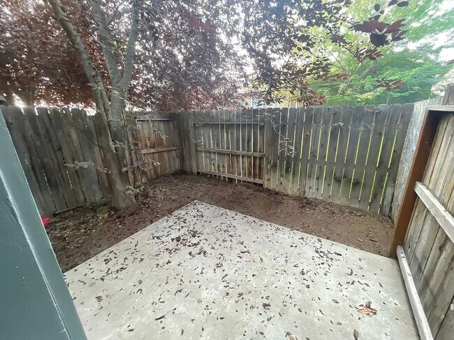 Photo - 528 Negus Loop Unit A, B, C