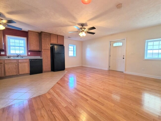 Photo - 1br, 1ba home in Bloomingdale area, must see!