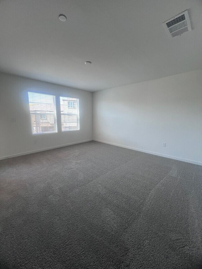 Photo - BRAND NEW TOWNHOUSE