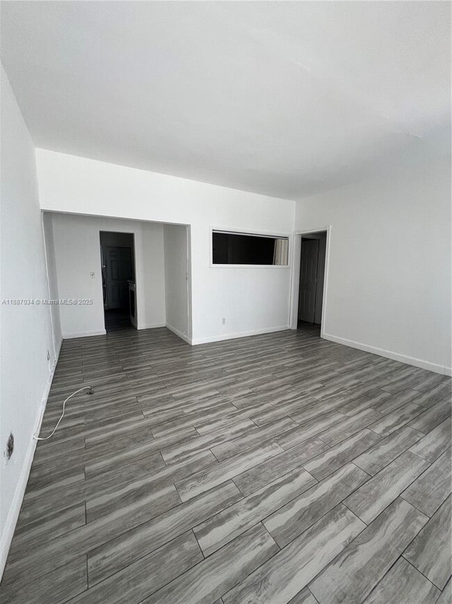 Photo - 8135 Crespi Blvd Unit 2