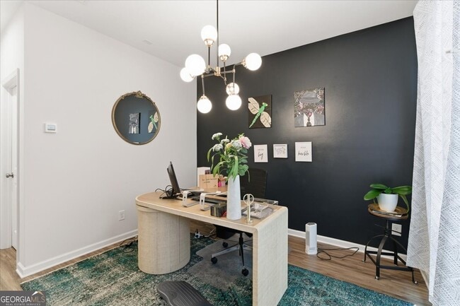 Photo - 444 Latta St NE