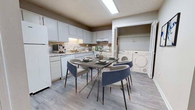 Photo - Valley Square Apartments