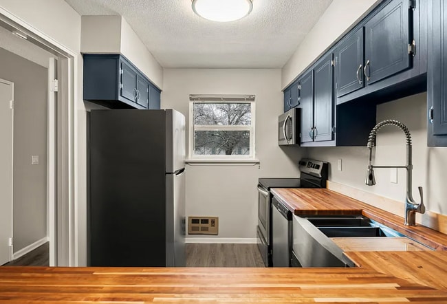 310 NY-66 Unit 10  Hudson Gardens