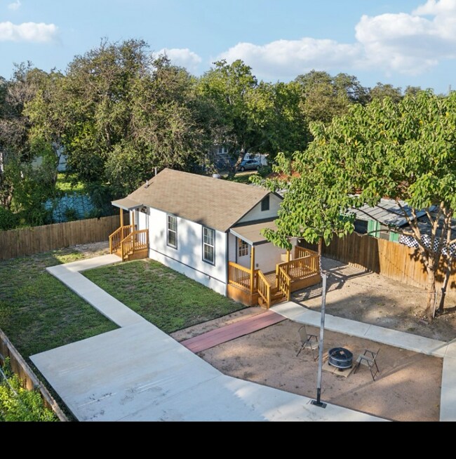 Photo - 1006 Center St Unidad 2