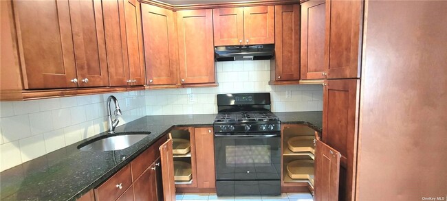 Fotografía del edificio - 56 Marlboro Rd Unidad 1st Floor