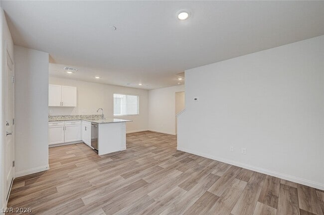 Photo - 3026 Baltic Grn St