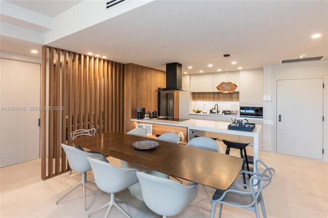 Photo - 251 Crandon Blvd Unit 306