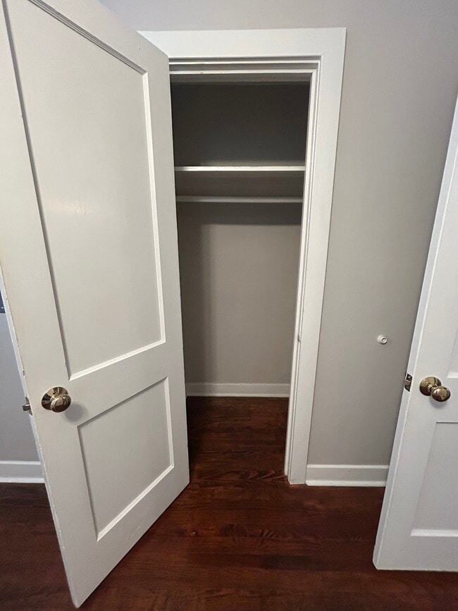 Photo - 661 Adluh St