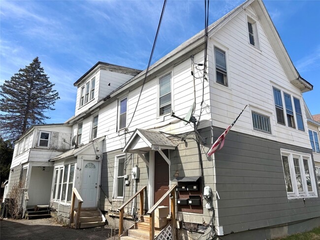 Building Photo - 100 St Charles St