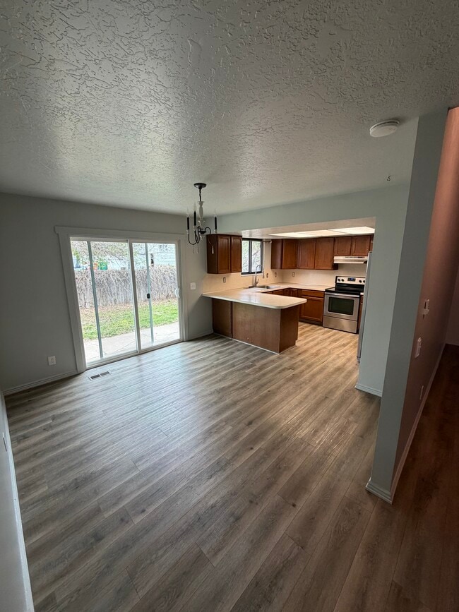 Photo - 2863 W 4375 S