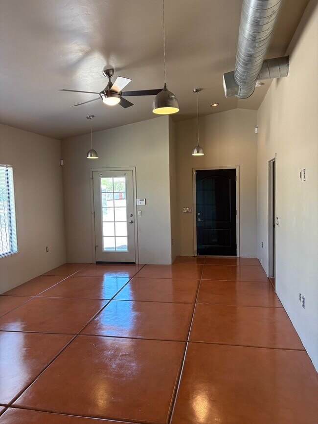 Photo - 1014 E Linden St