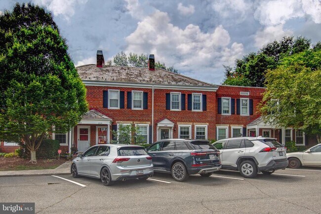 Photo - 2906 S Buchanan St