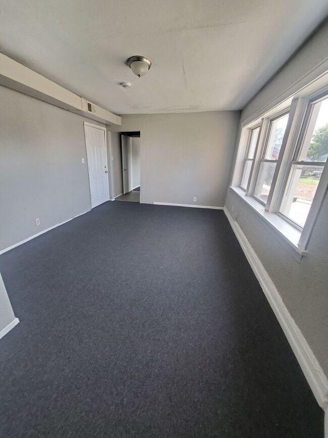 Photo - 2214-2220 W Hopkins St. (8 Unit)