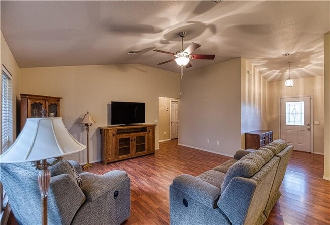 Photo - 319 Sondra Dr